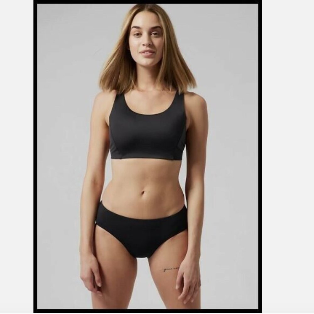 NWT Athleta Malibu Bikini Top XL A-C cup Black